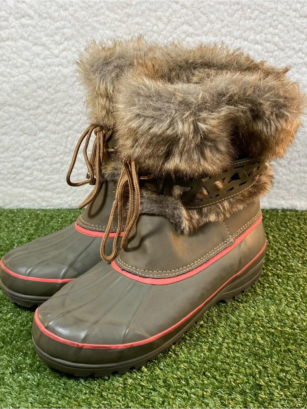 Khombu Nola Duck Boots Women's SZ 9 Olive Green Rubber Faux Fur Rain Snow Ankle